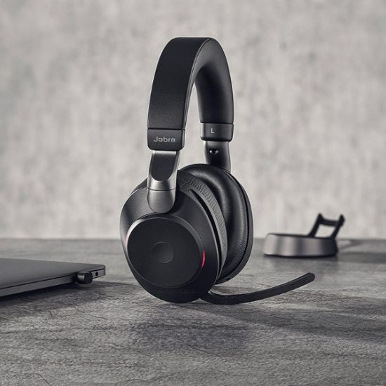 Jabra Evolve2 85 binaural UC met oplaadbasis en USB-C dongle