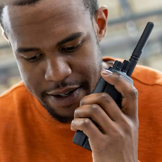 Motorola R2 UHF - Walkietalkie met licentie - MDH11YDC9JA2AN- Vervanger van de DP1400