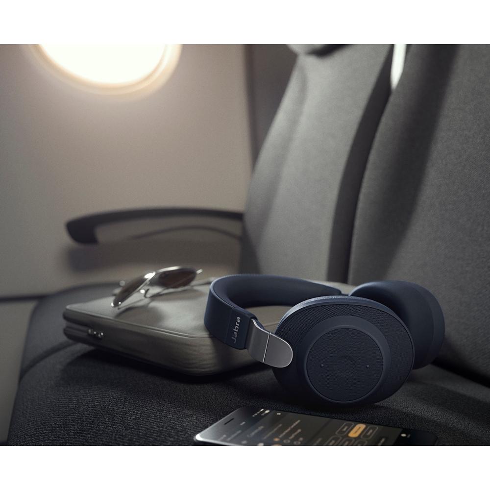 Jabra 85h Navy lifestyle