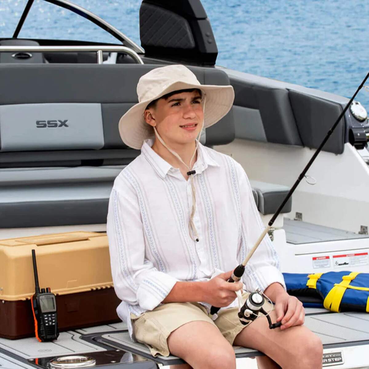 Cobra BlueBound 650 VHF Marine 6W GPS DSC